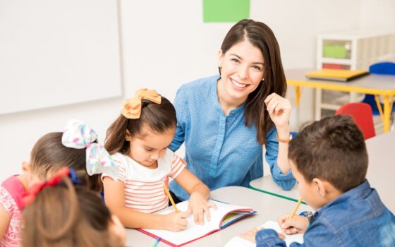 El Ministerio de Educación mantiene abierta la plataforma “Sistema Maestro” para la provisión de vacantes docentes en Colombia